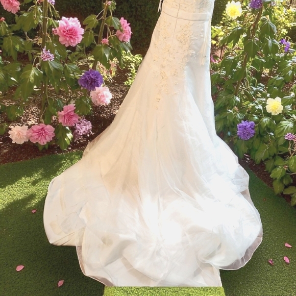 NWT Kirstie Kelly Ivory Wedding Dress, 8 - Picture 10 of 11